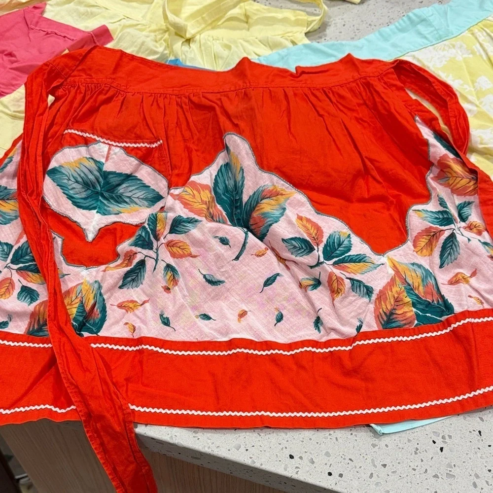 Colorful vintage 1950s Apron Set